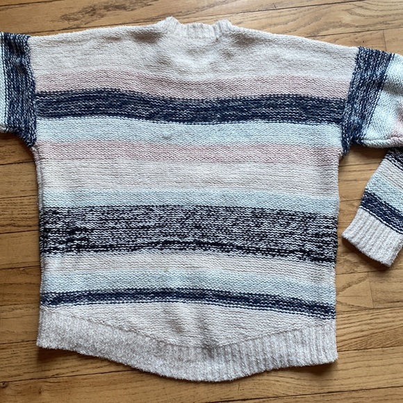 Joie sweater. - Picture 2 of 10